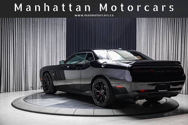 2016 Dodge, dovoz Kanada — foto 2 z 12