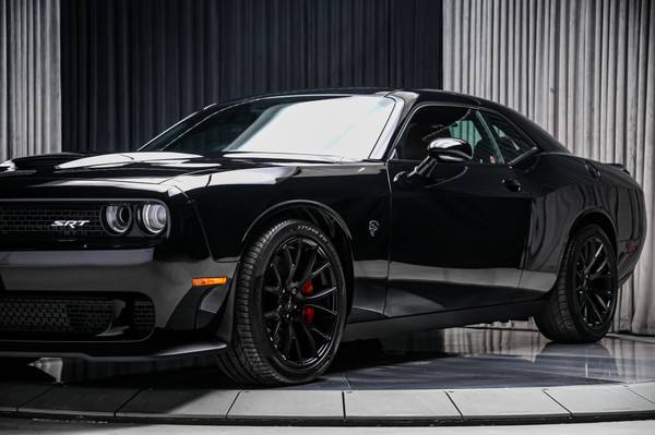 2016 Dodge, dovoz Kanada — foto 6 z 12