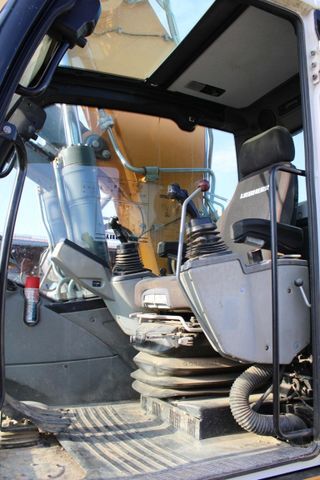 2014 Liebherr R922, 5 722 mth, dovoz Skladem v EU — foto 7 z 12