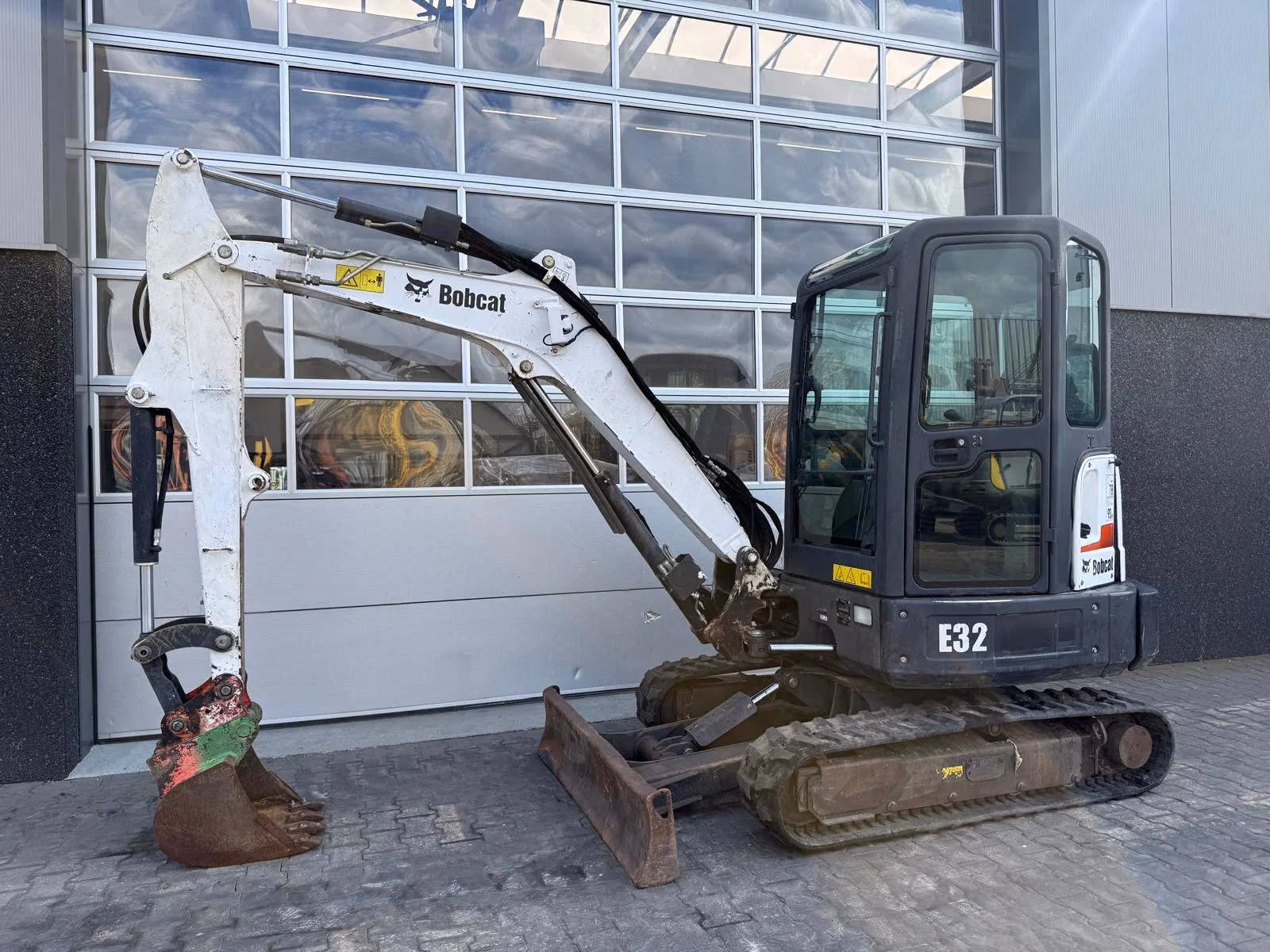 2015 Bobcat E32, 2 780 mth, dovoz Skladem v EU — foto 2 z 12