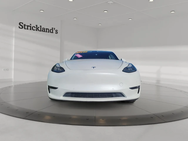 2021 Tesla Model Y Standard Range, bílá, 71 775 km, dovoz Kanada — foto 2 z 20