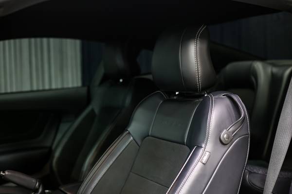 2017 Ford, dovoz Kanada — foto 12 z 12