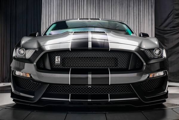 2017 Ford, dovoz Kanada — foto 5 z 12