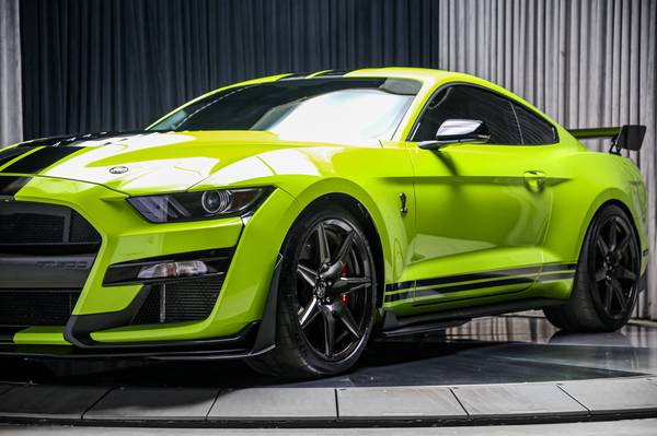 2020 Ford, dovoz Kanada — foto 6 z 12