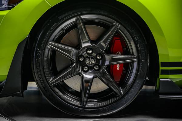 2020 Ford, dovoz Kanada — foto 7 z 12