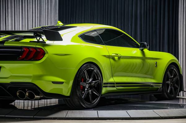 2020 Ford, dovoz Kanada — foto 9 z 12