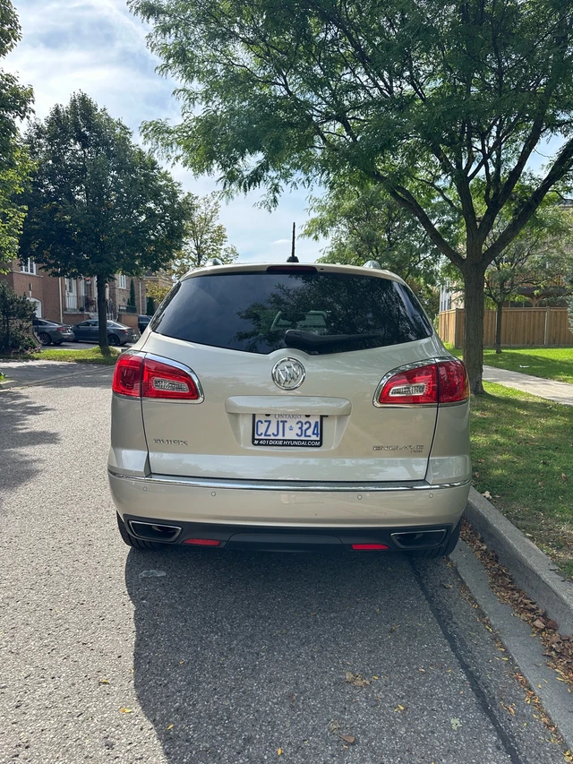 2017 Buick Enclave, béžová, 108 388 km, dovoz Kanada — foto 4 z 5