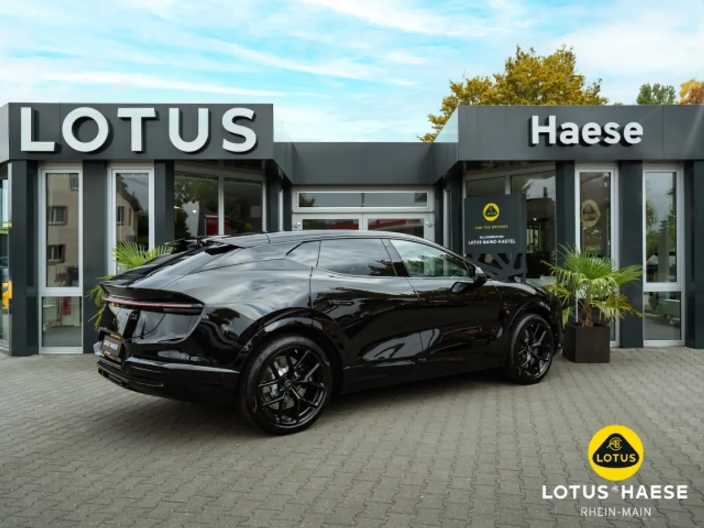 2026 Lotus Eletre, 3 500 km, Německo — foto 3 z 12