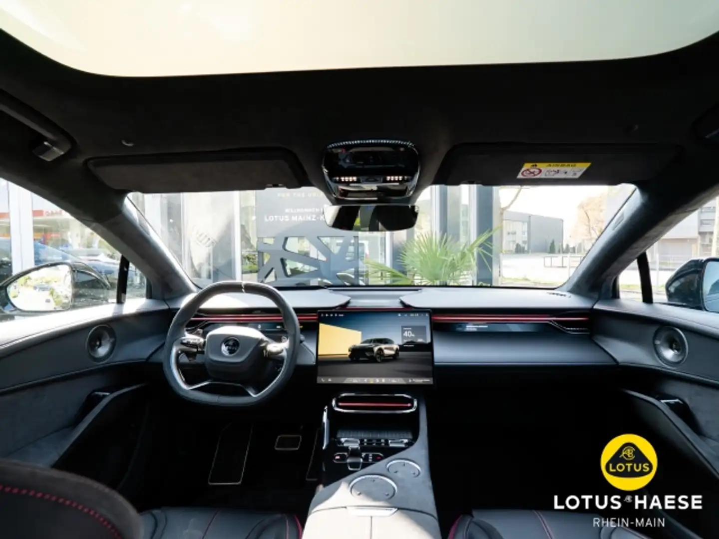 2026 Lotus Eletre, 3 500 km, Německo — foto 6 z 12