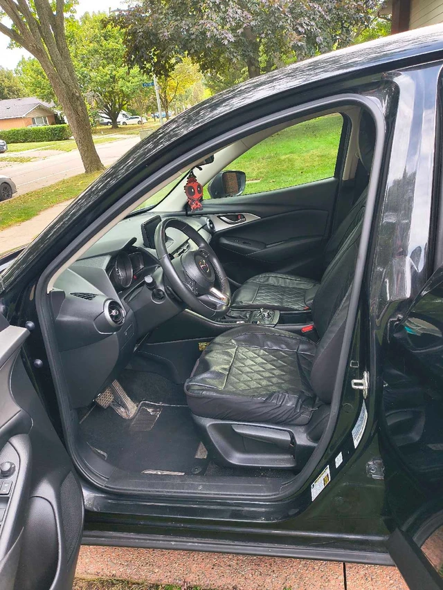 2019 Mazda Cx3, černá, 112 521 km, dovoz Kanada — foto 5 z 5