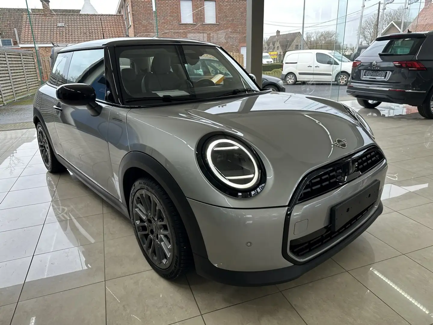 2024 MINI Cooper C, 26 022 km, Belgie — foto 1
