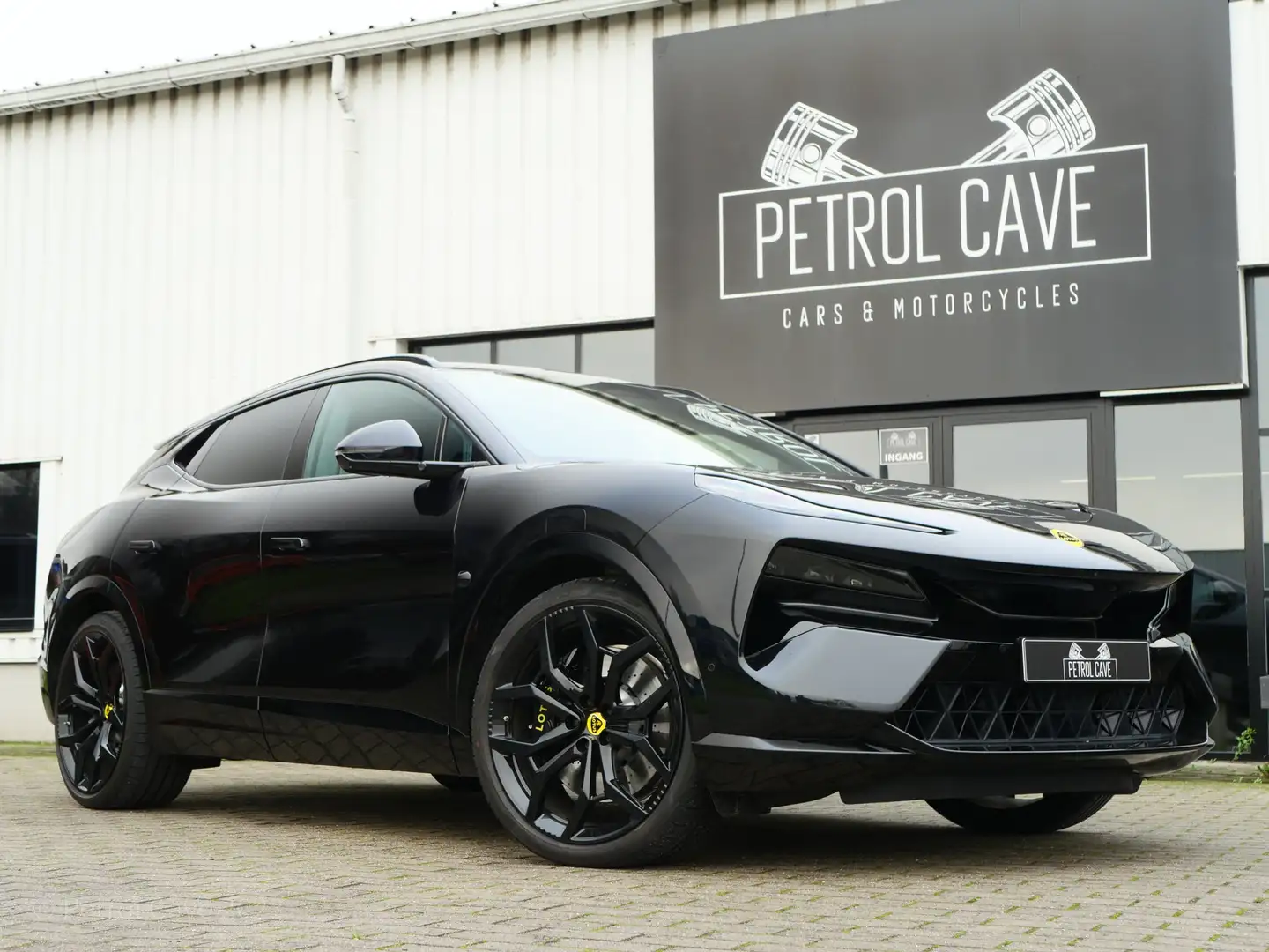 2023 Lotus Eletre, 5 500 km, Belgie — foto 4 z 12