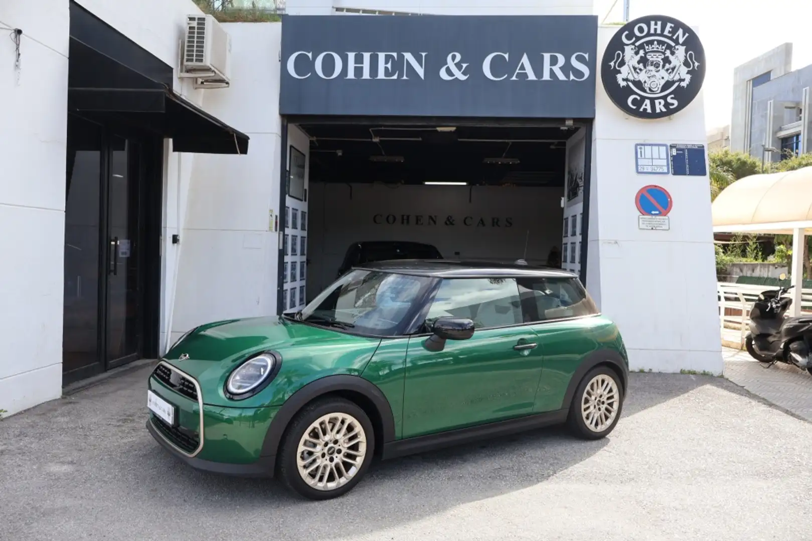 2025 MINI Cooper, 5 500 km, Španělsko — foto 1