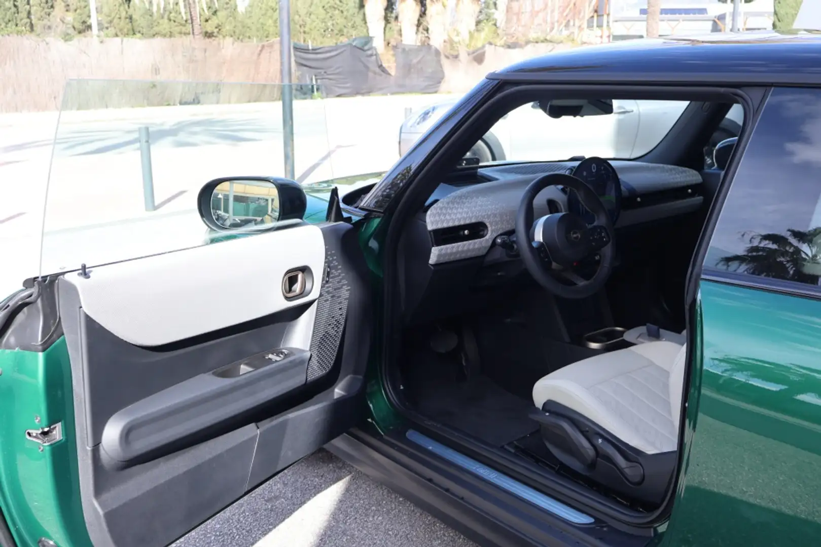 2025 MINI Cooper, 5 500 km, Španělsko — foto 10 z 12
