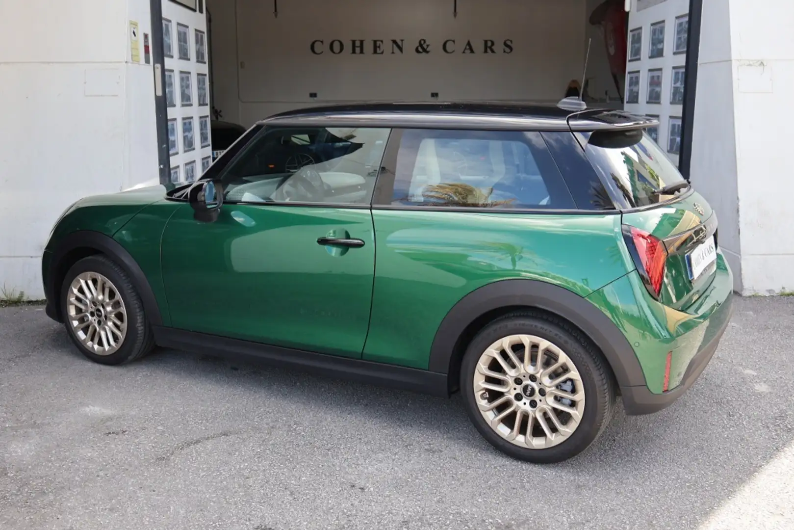 2025 MINI Cooper, 5 500 km, Španělsko — foto 8 z 12