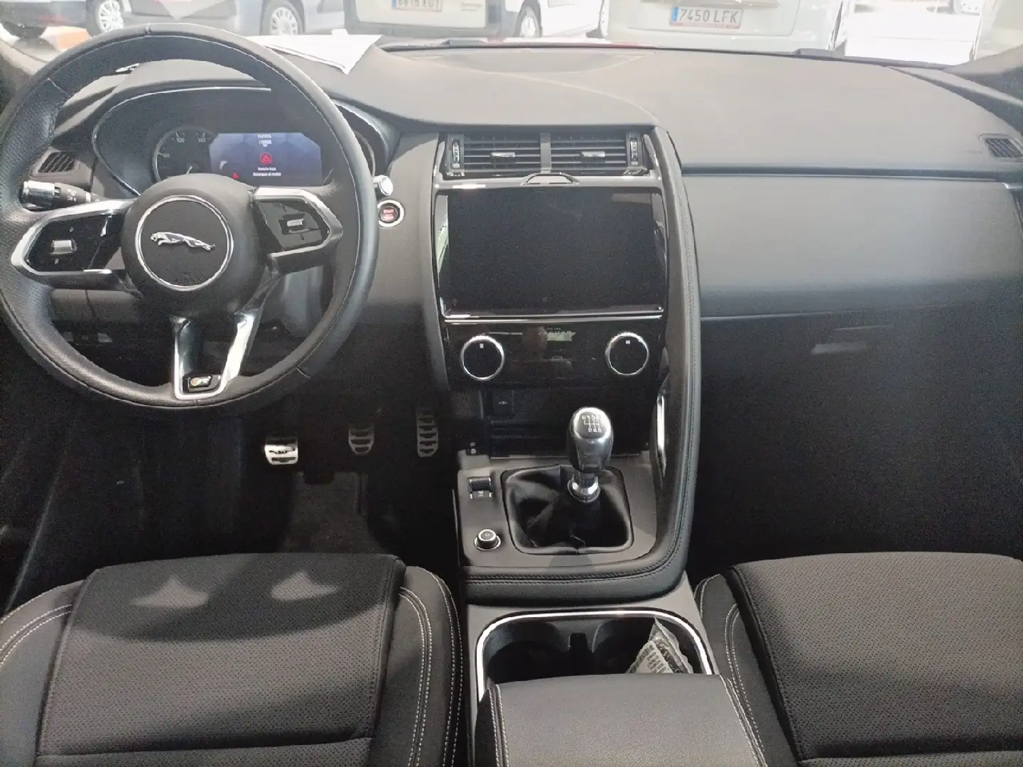 2022 Jaguar E-Pace, 10 000 km, Španělsko — foto 9 z 12