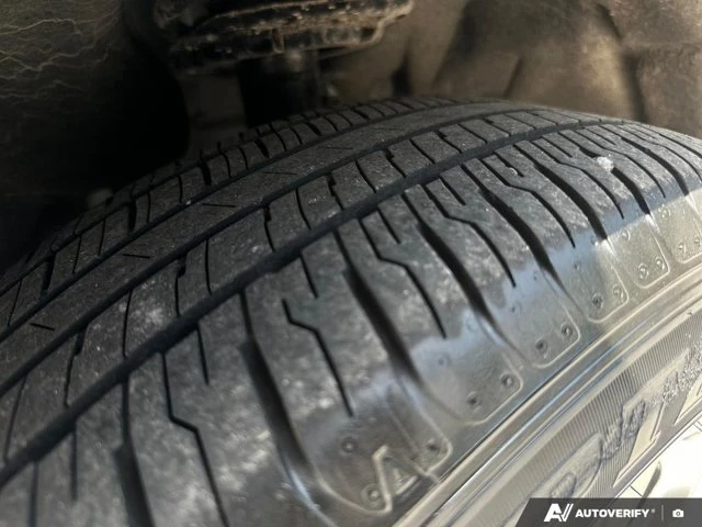2025 Ford Escape Active, šedá, 53 337 km, dovoz Kanada — foto 12 z 20