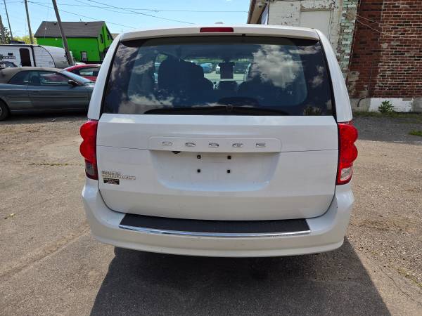 2018 Dodge, dovoz Kanada — foto 6 z 12