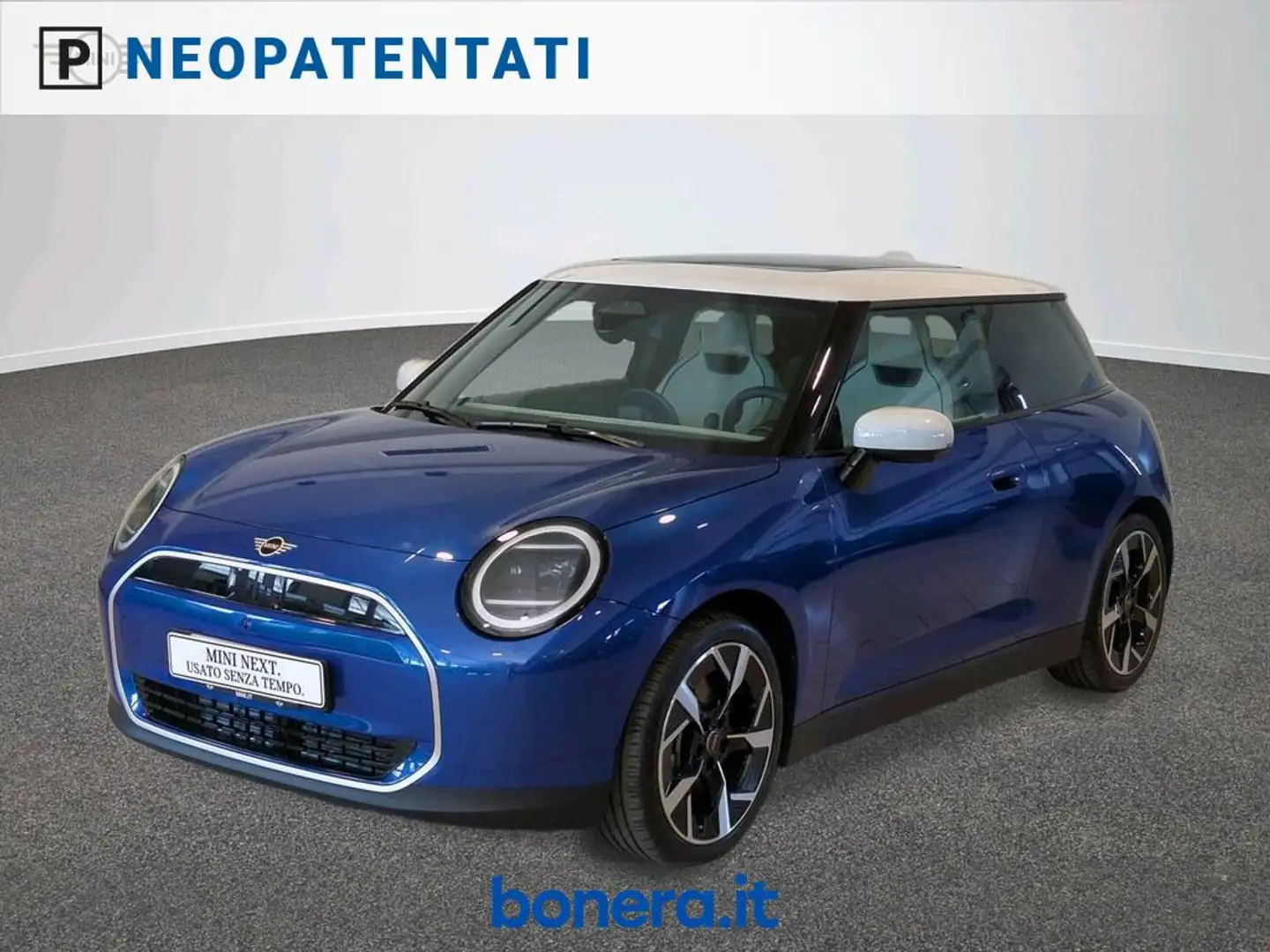 2024 MINI Cooper, 1 728 km, Itálie — foto 1