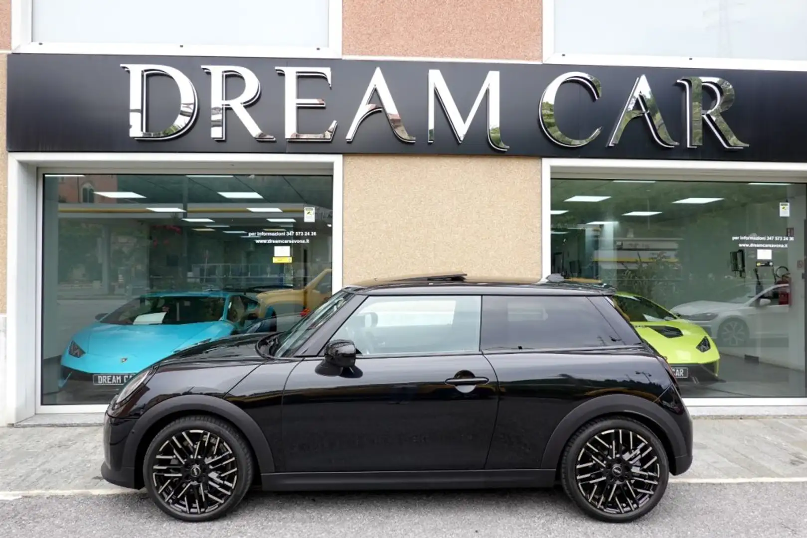 2024 MINI Cooper S, 19 979 km, Itálie — foto 2 z 12