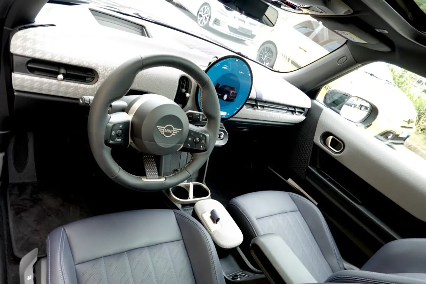 2024 MINI Cooper S, 19 979 km, Itálie — foto 9 z 12