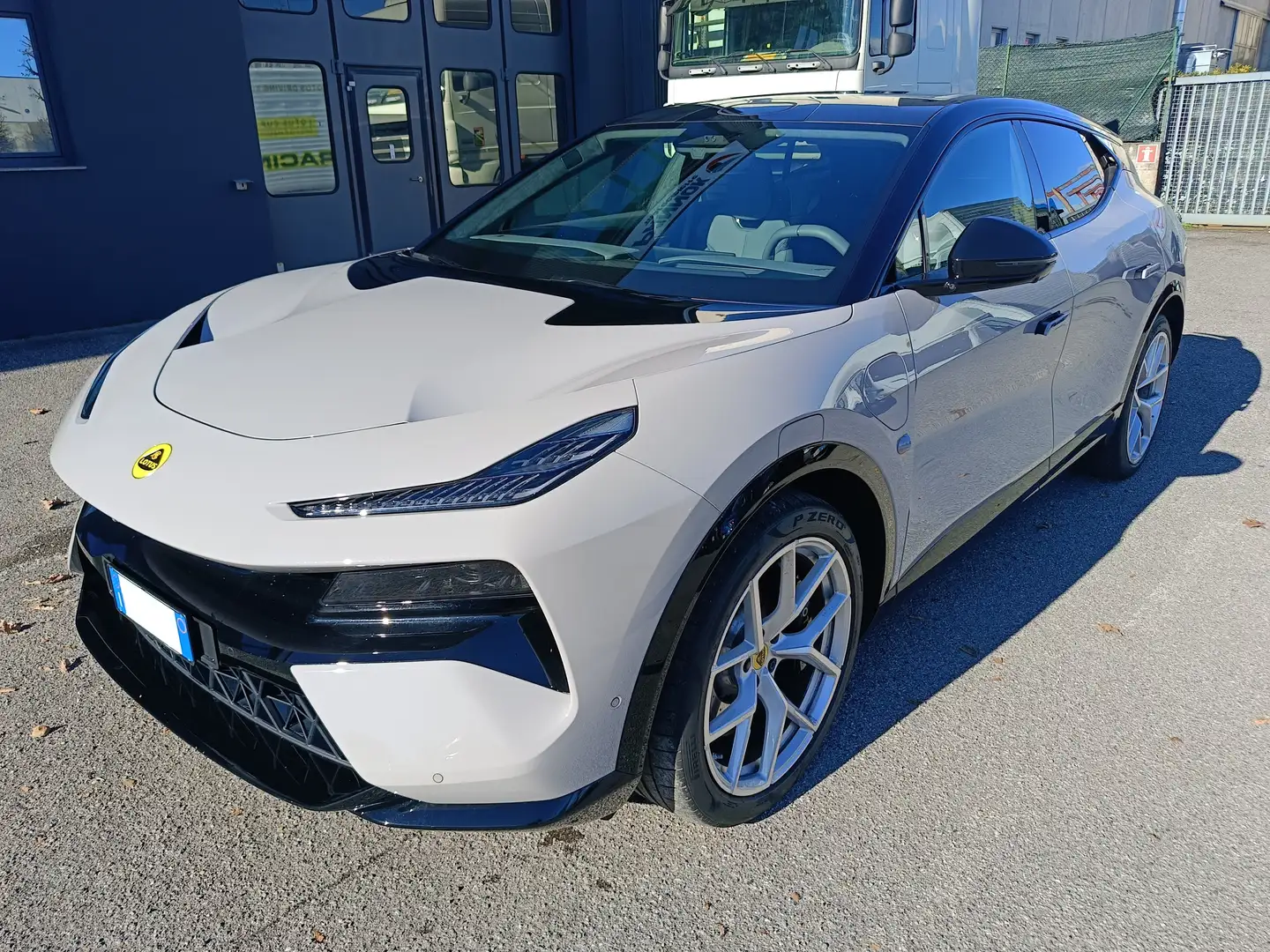 2025 Lotus Eletre, 15 000 km, Itálie — foto 1