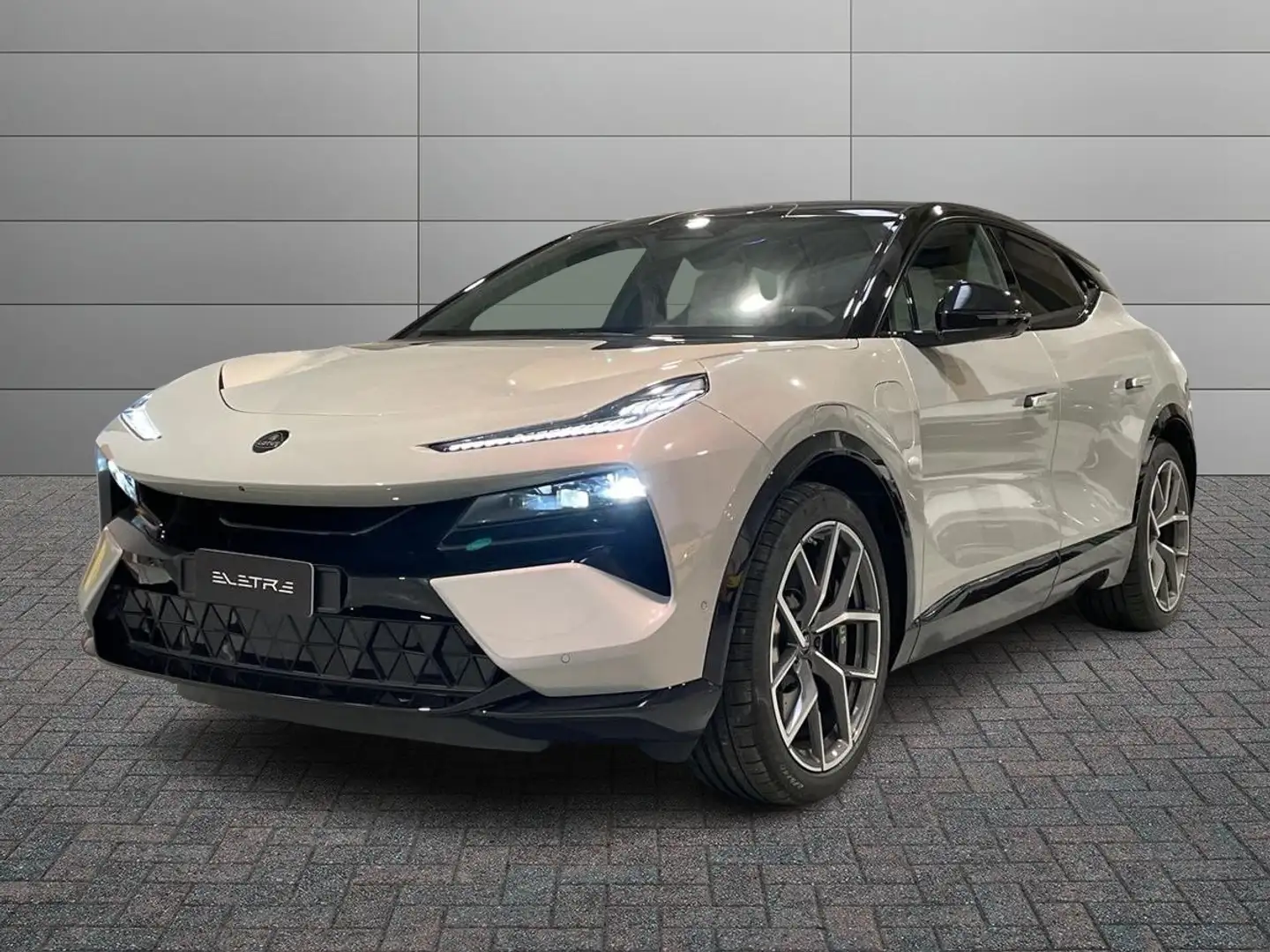 2026 Lotus Eletre, Itálie — foto 1