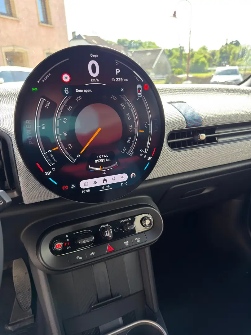 2025 MINI Cooper C, 5 400 km, Lucembursko — foto 9 z 9