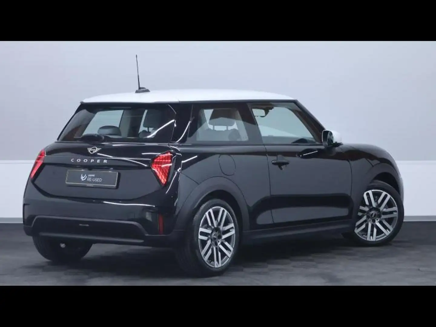 2024 MINI Cooper C, 17 600 km, Lucembursko — foto 5 z 12