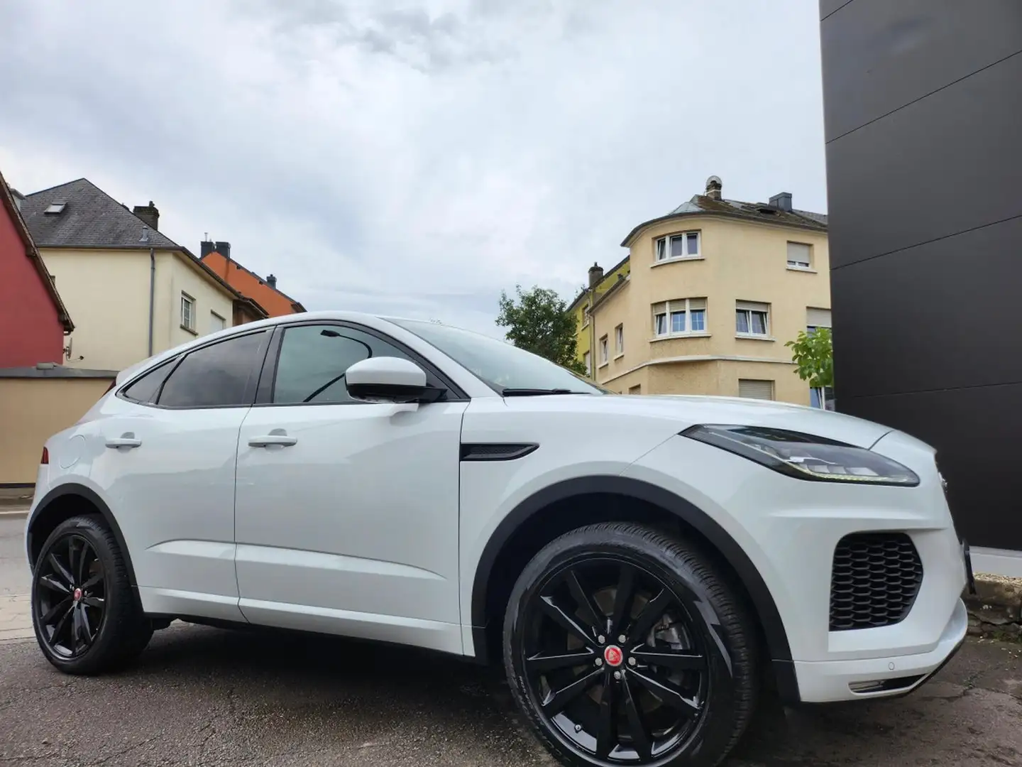 2019 Jaguar E-Pace, 97 000 km, Lucembursko — foto 1