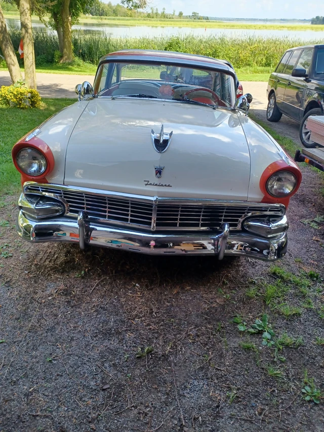 1956 Ford Crwnvctr, other, 28 000 km, dovoz Kanada — foto 2 z 5