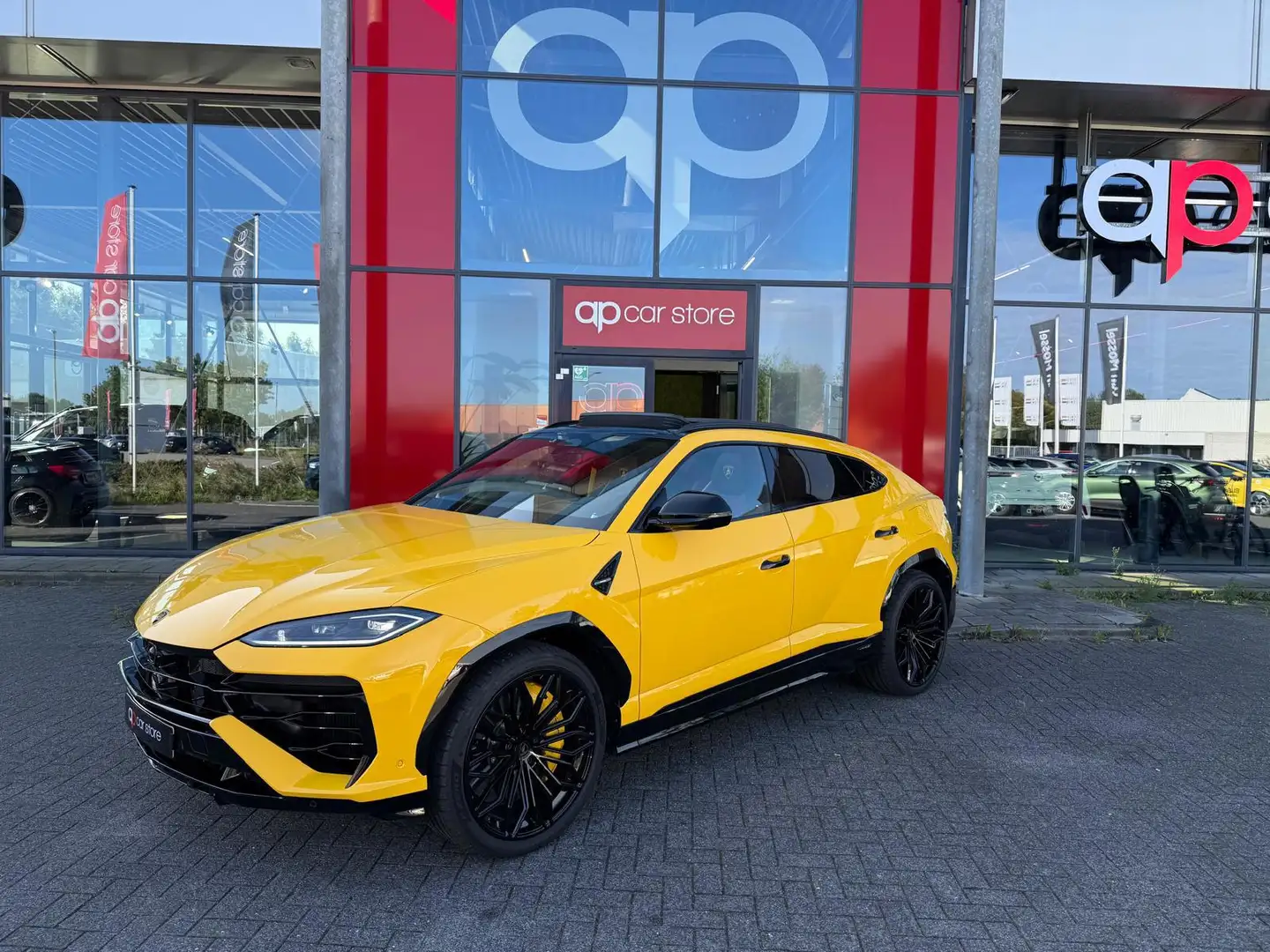 2026 Lamborghini Urus, 13 352 km, Nizozemsko — foto 1