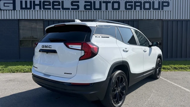 2022 GMC Terrain SLE ELEVATION, šedá, 55 162 km, dovoz Kanada — foto 4 z 5