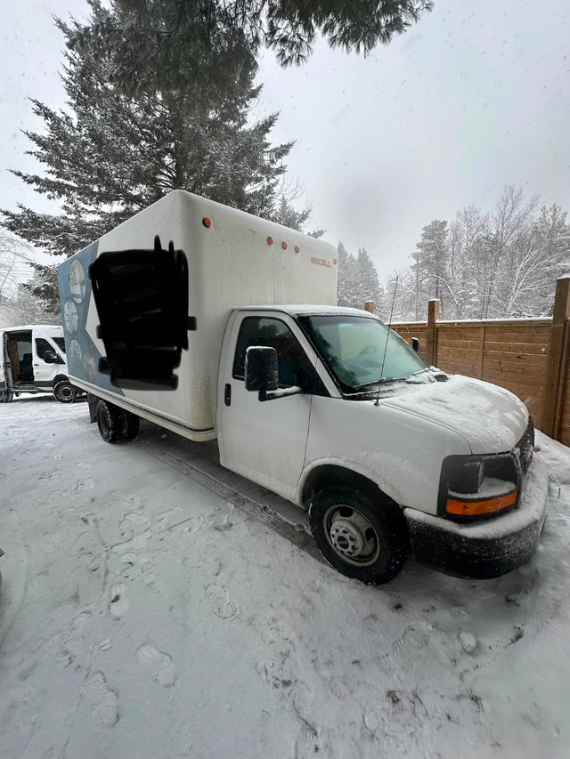 2014 GMC Othrmdl, bílá, 181 178 km, dovoz Kanada — foto 4 z 5