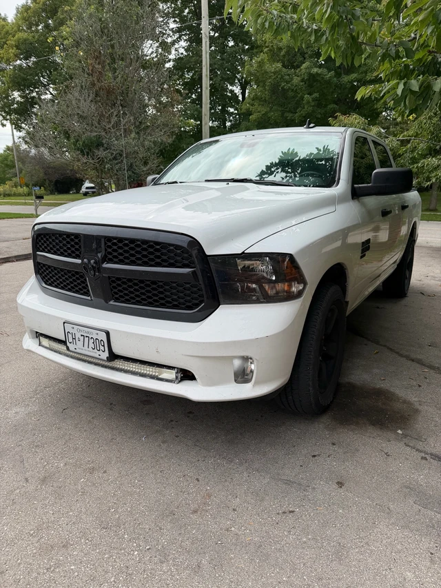 2023 Dodge Ram, 67 000 km, dovoz Kanada — foto 1