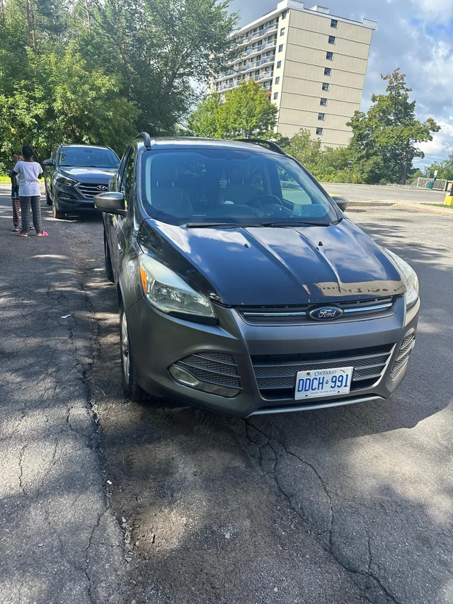 2014 Ford Escape, šedá, 188 249 km, dovoz Kanada — foto 3 z 5