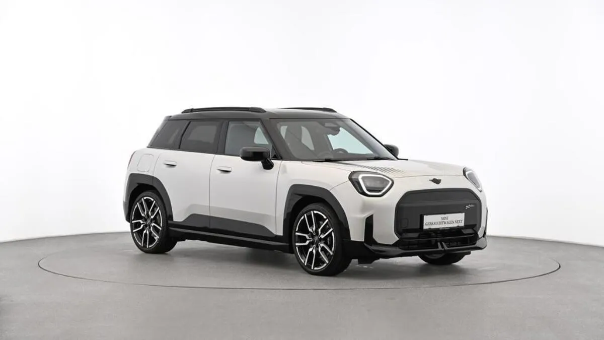 2026 MINI Aceman, 4 922 km, Rakousko — foto 1