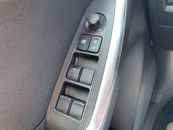 2015 Mazda, dovoz Kanada — foto 10 z 12