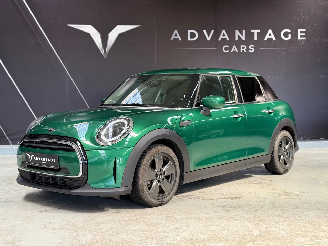 2022 MINI ONE, 131 010 km, Rumunsko — foto 1