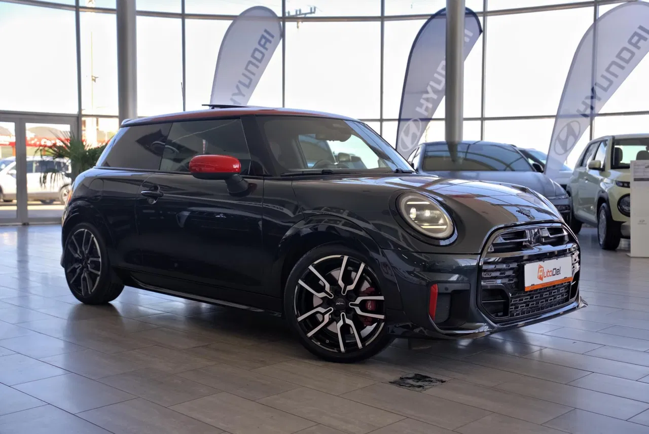 2025 MINI Cooper, 12 200 km, Rumunsko — foto 1