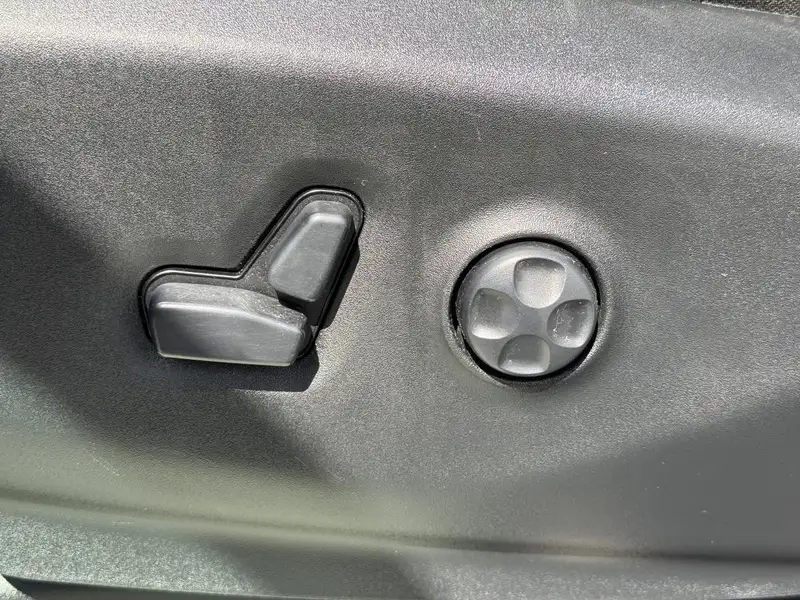 2017 Chrysler Pacifica LX, černá, 43 513 km, dovoz Kanada — foto 10 z 12