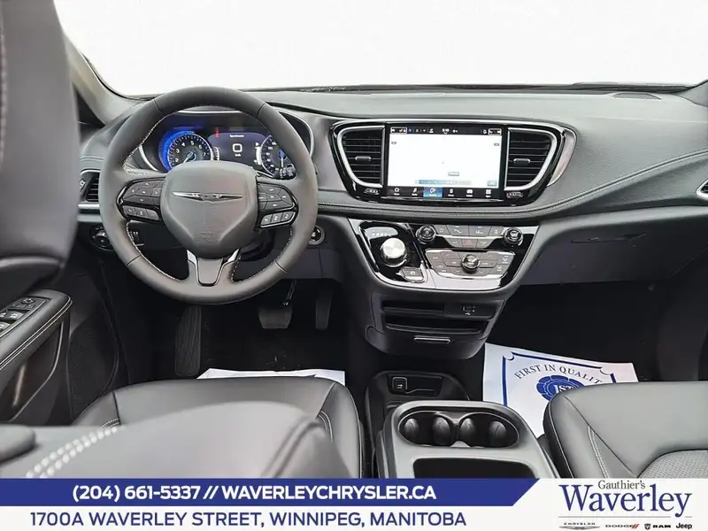 2026 Chrysler Pacifica Select Awd, černá, 12 km, dovoz Kanada — foto 10 z 12