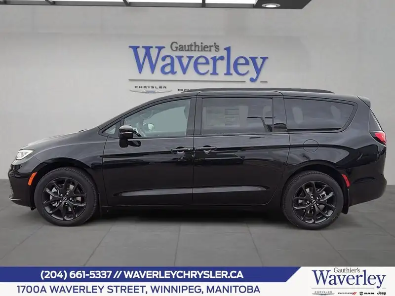 2026 Chrysler Pacifica Select Awd, černá, 12 km, dovoz Kanada — foto 5 z 12