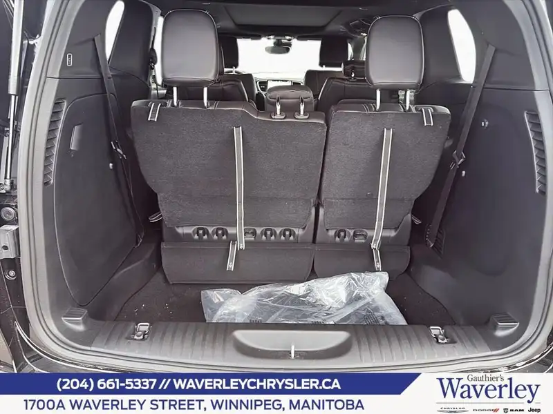 2026 Chrysler Pacifica Select Awd, černá, 12 km, dovoz Kanada — foto 6 z 12