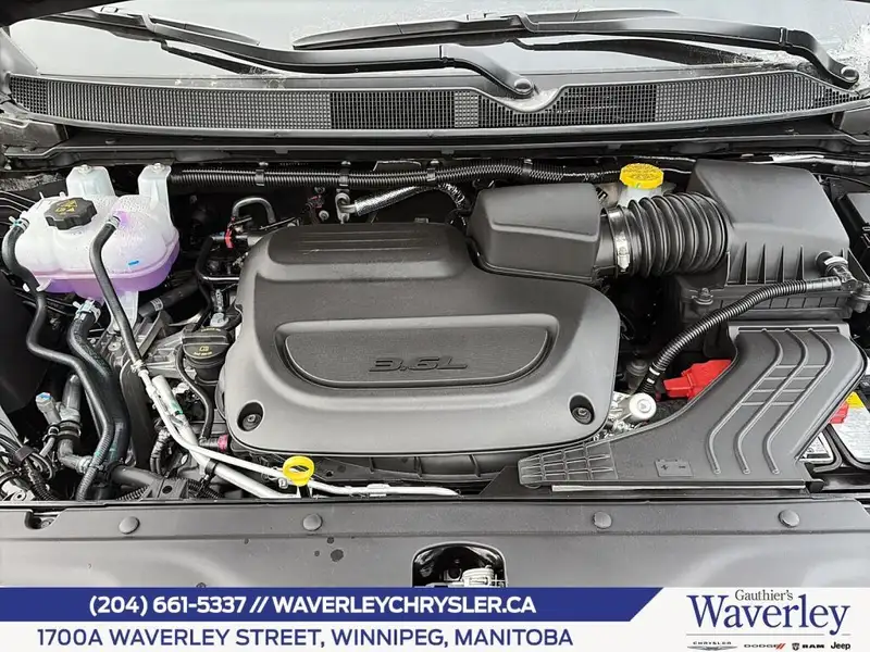 2026 Chrysler Pacifica Select Awd, černá, 12 km, dovoz Kanada — foto 8 z 12