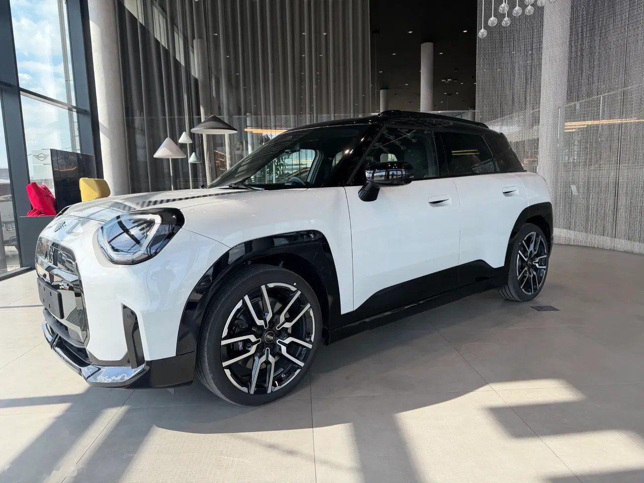 2026 MINI Aceman, 10 km, Polsko — foto 1