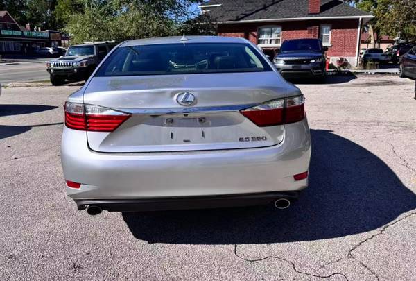 2014 Lexus, dovoz Kanada — foto 3 z 10