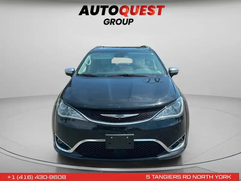 2017 Chrysler Pacifica Limited, černá, 122 700 km, dovoz Kanada — foto 2 z 12