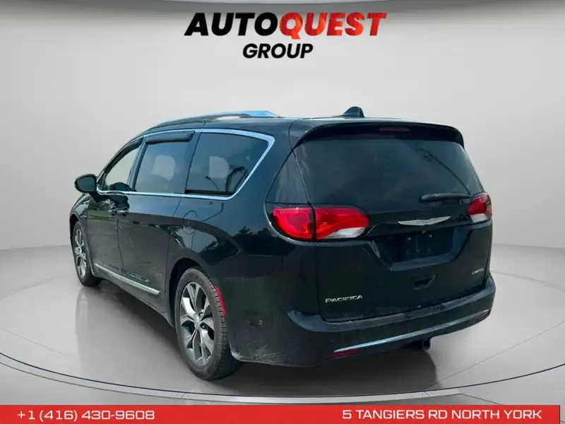 2017 Chrysler Pacifica Limited, černá, 122 700 km, dovoz Kanada — foto 6 z 12