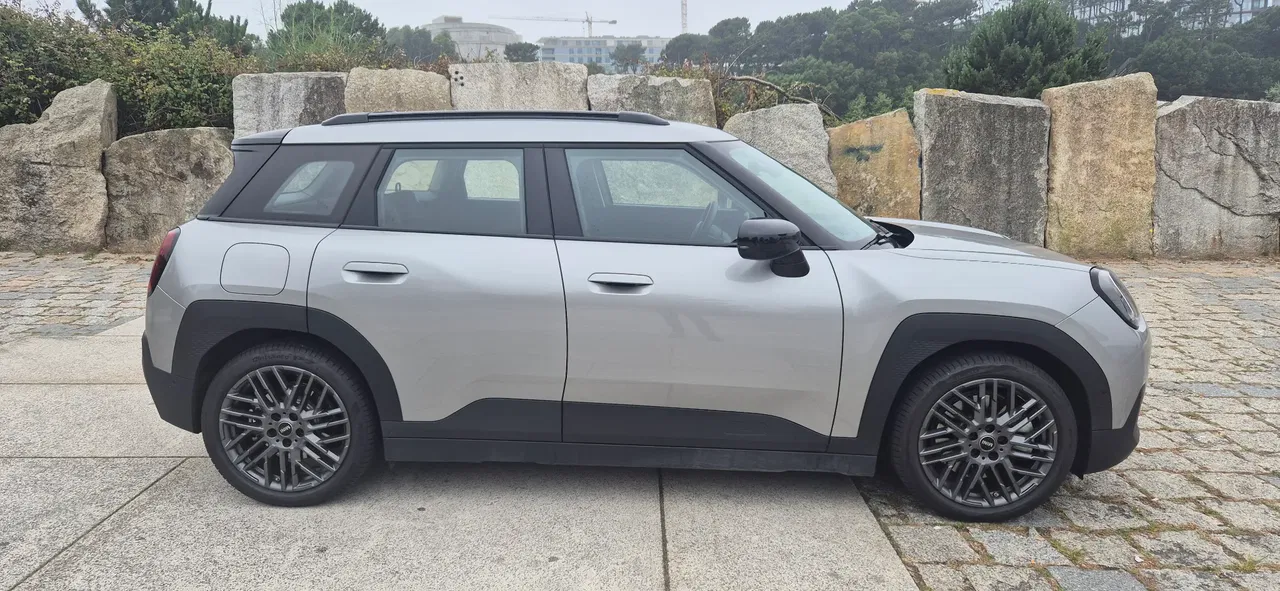 MINI Aceman, 9 410 km, Portugalsko — foto 1